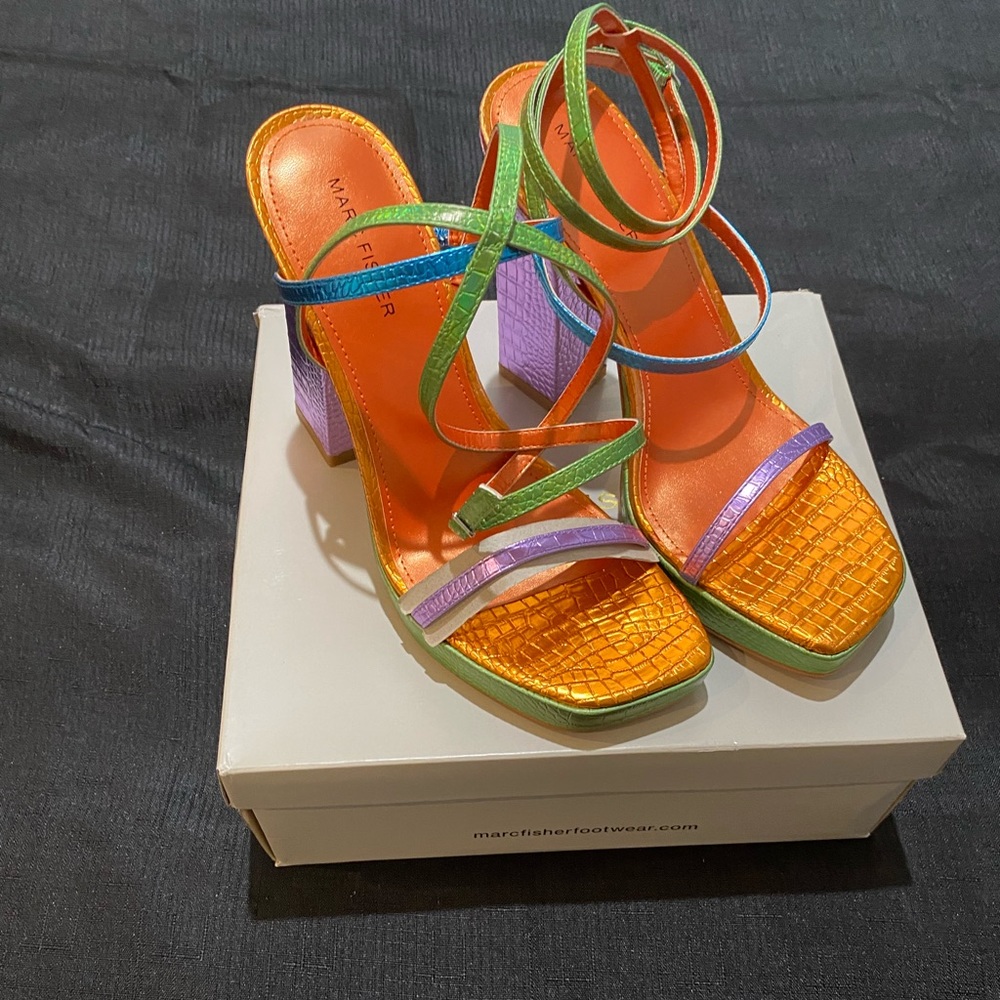 Metallic Platform Strappy Platform Sandals